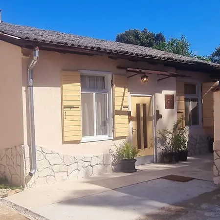 Studio Apartman Grotta Pula Exterior photo